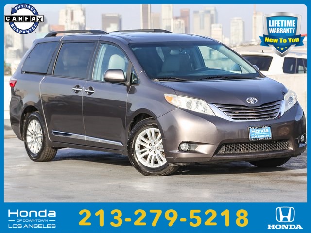 2017 Toyota Sienna XLE