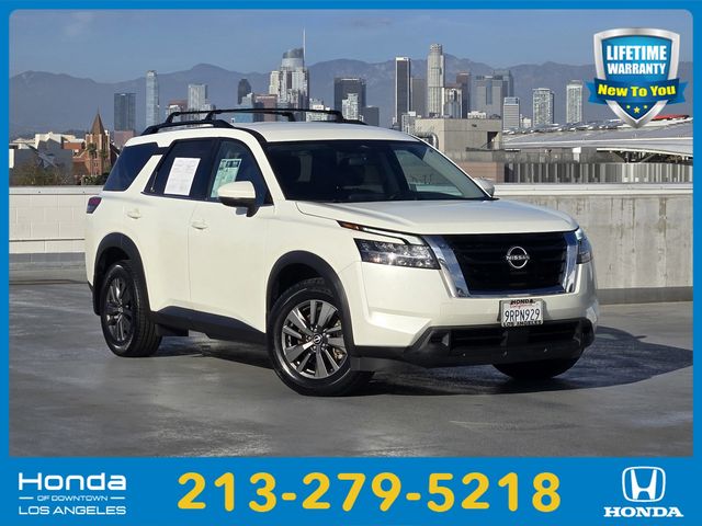 2022 Nissan Pathfinder SV