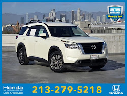 2022 Nissan Pathfinder SV